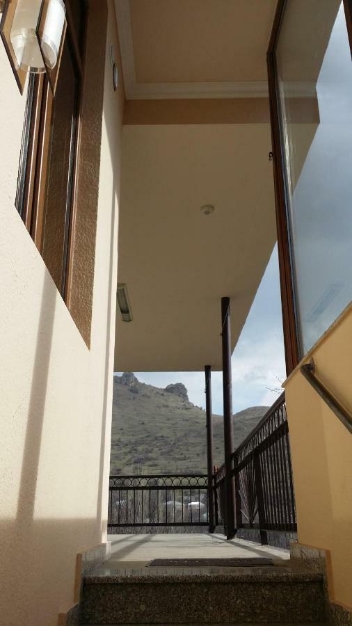 Verishen Guest House B&B Goris Exteriér fotografie